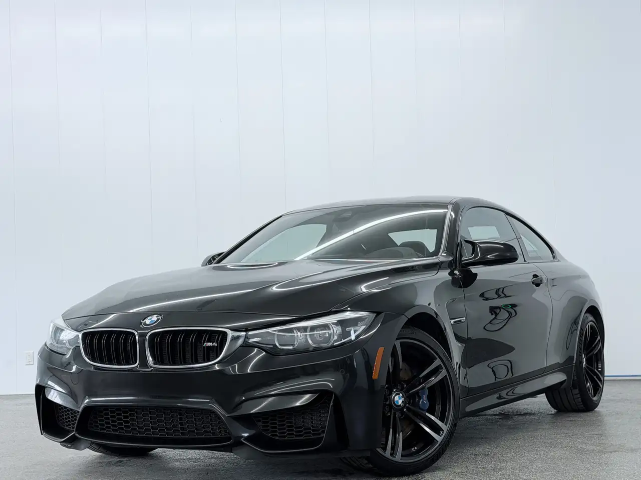 BMW M4 photo BMW M4