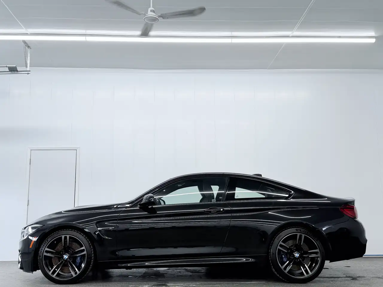 BMW M4 photo BMW M4