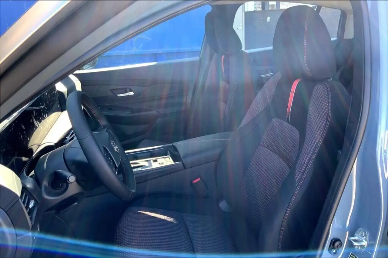 Nissan Sentra снимка Nissan Sentra