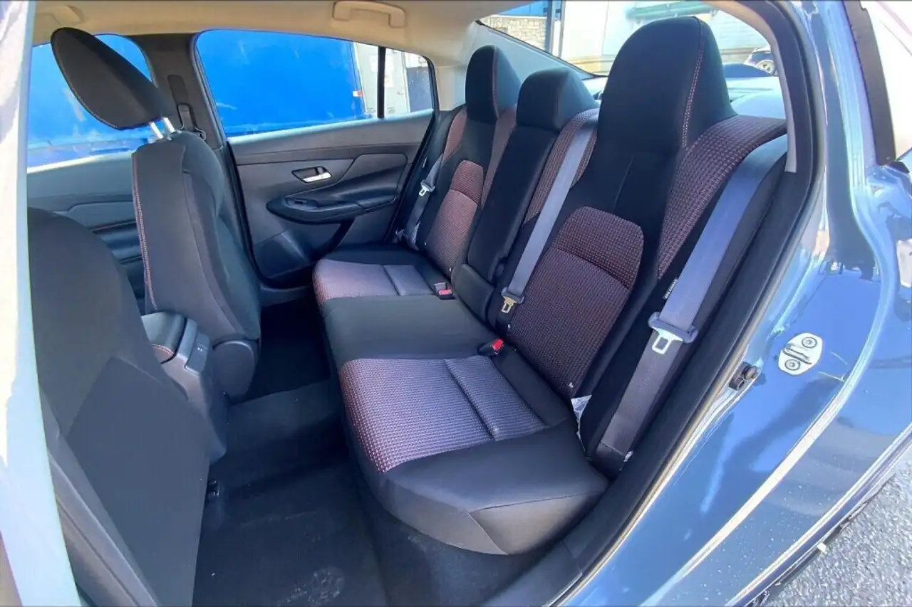 Nissan Sentra снимка Nissan Sentra