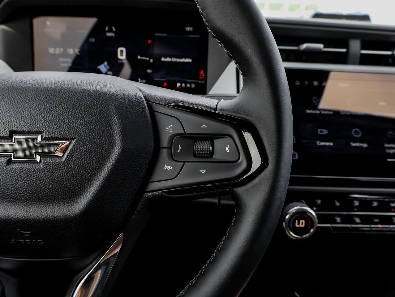 Chevrolet Bolt photo Chevrolet Bolt