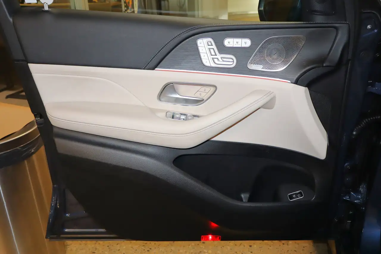 Mercedes-Benz GLE снимка Mercedes-Benz GLE
