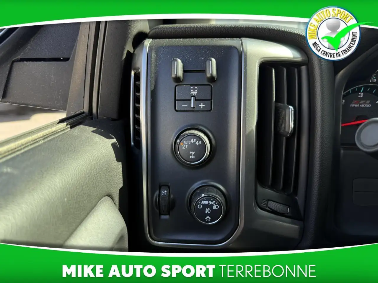 Chevrolet Silverado 1500 photo Chevrolet Silverado 1500