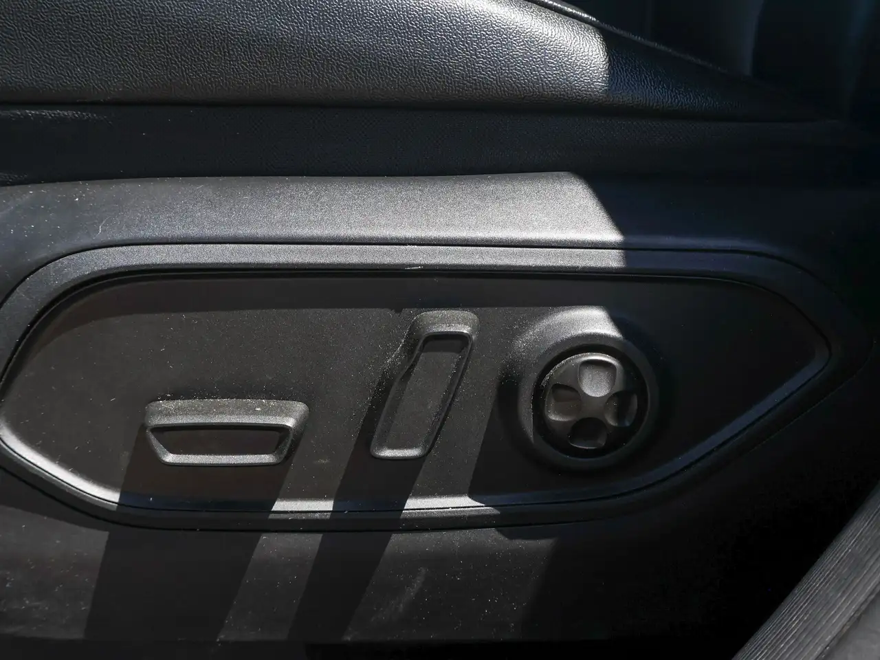 Jeep Grand Cherokee photo Jeep Grand Cherokee
