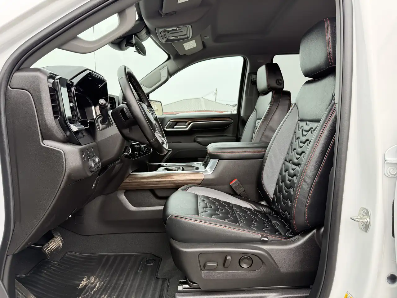 Chevrolet Silverado 1500 photo Chevrolet Silverado 1500