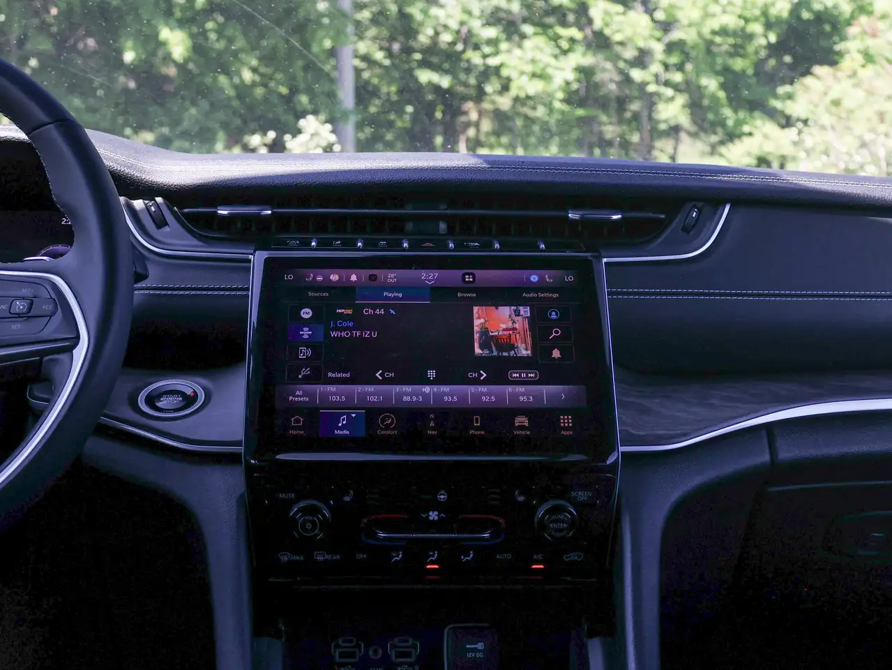 Jeep Grand Cherokee photo Jeep Grand Cherokee