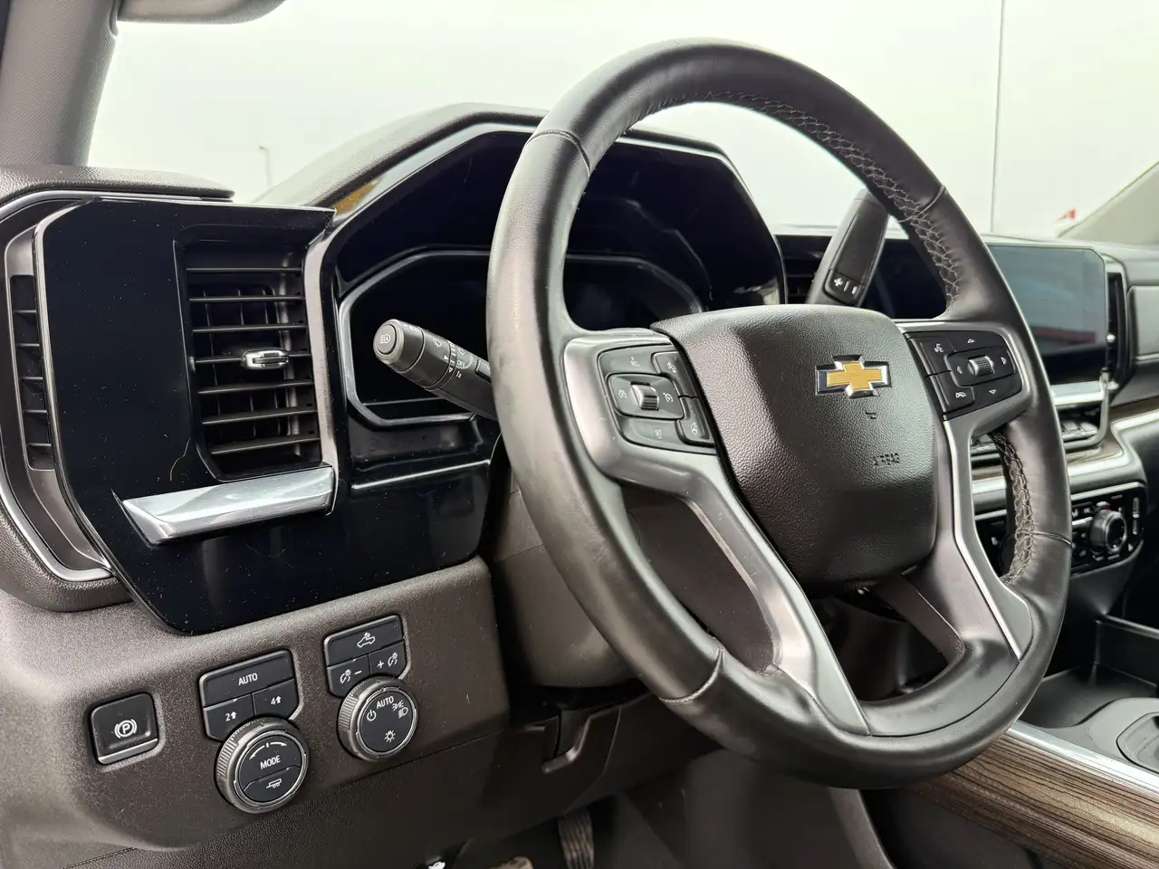 Chevrolet Silverado 1500 photo Chevrolet Silverado 1500
