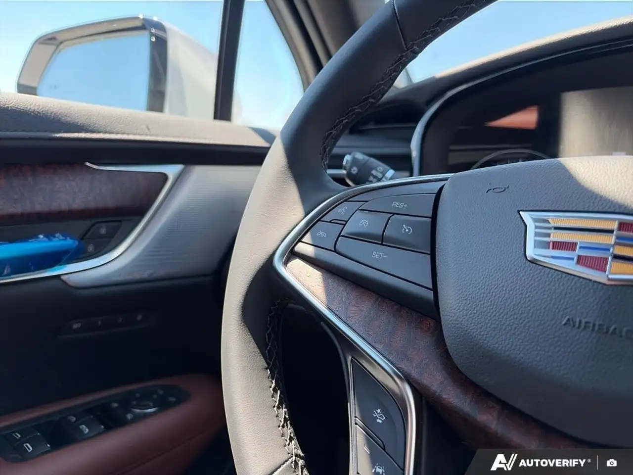 Cadillac XT5 photo Cadillac XT5