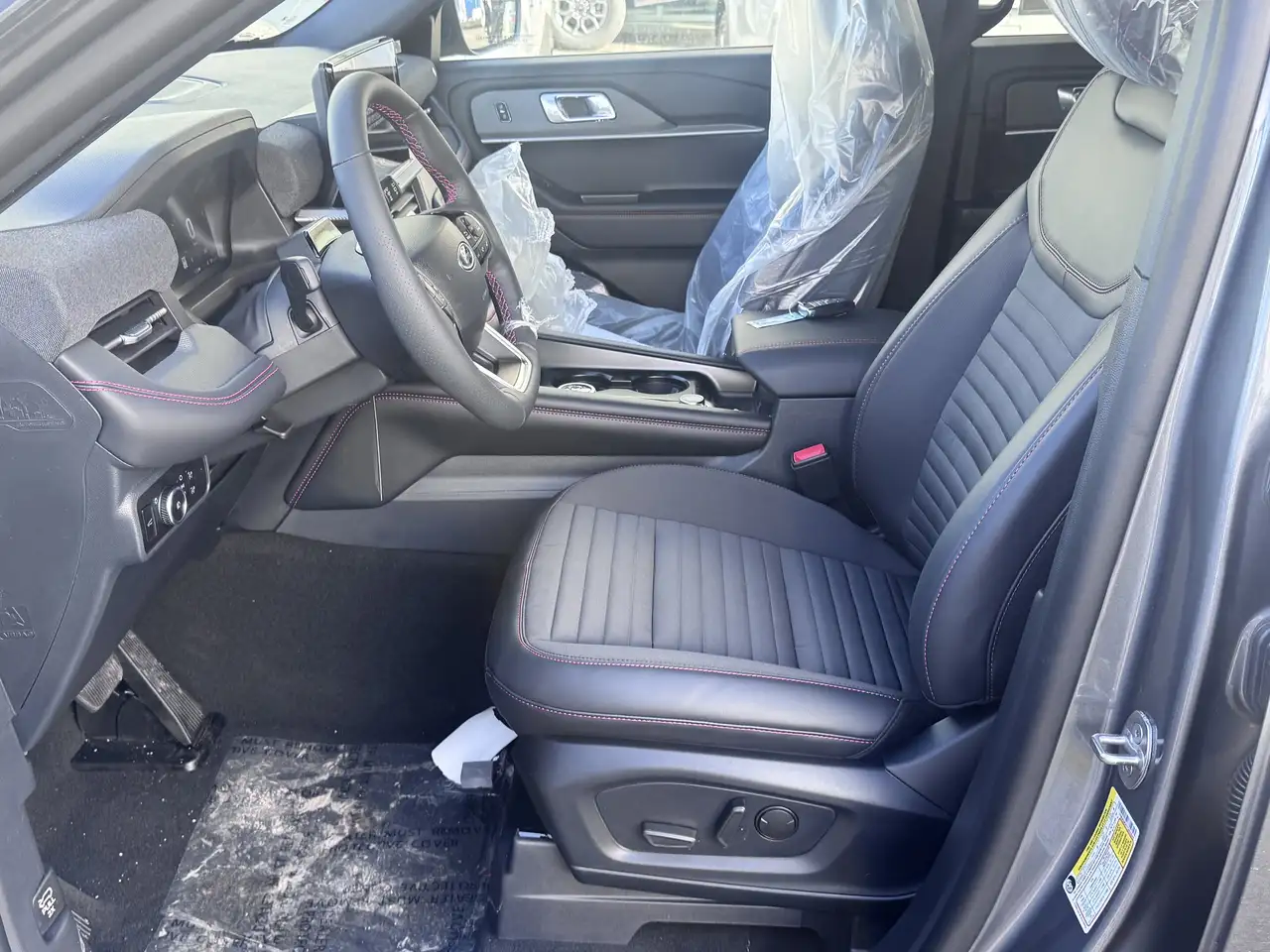Ford Explorer photo Ford Explorer