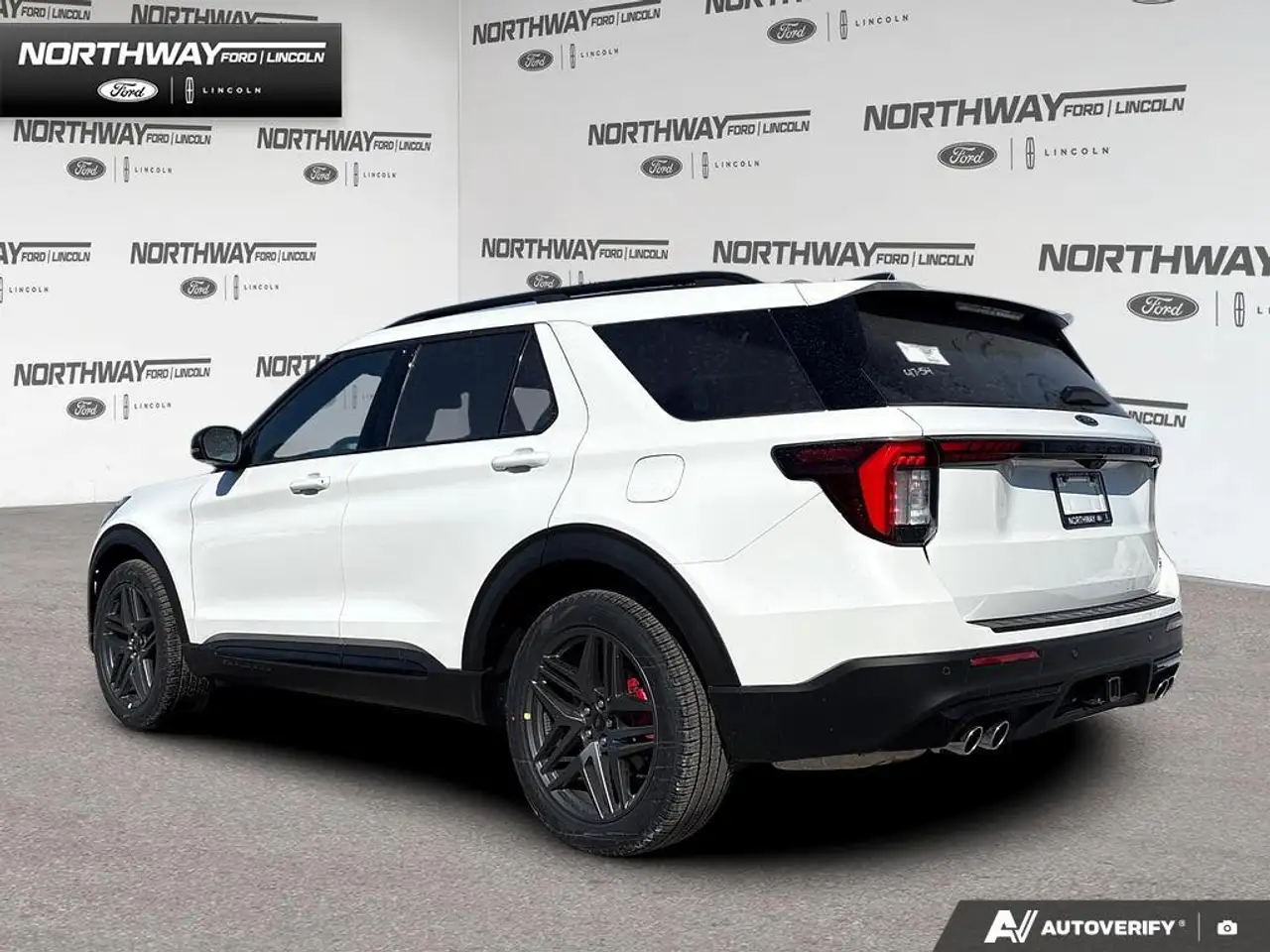 Ford Explorer снимка Ford Explorer
