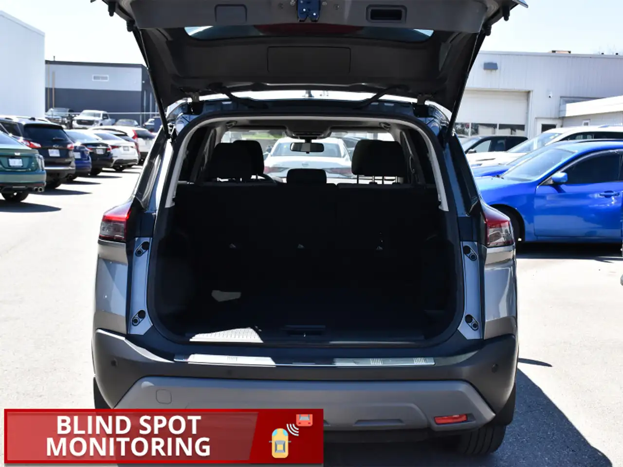 Nissan Rogue снимка Nissan Rogue