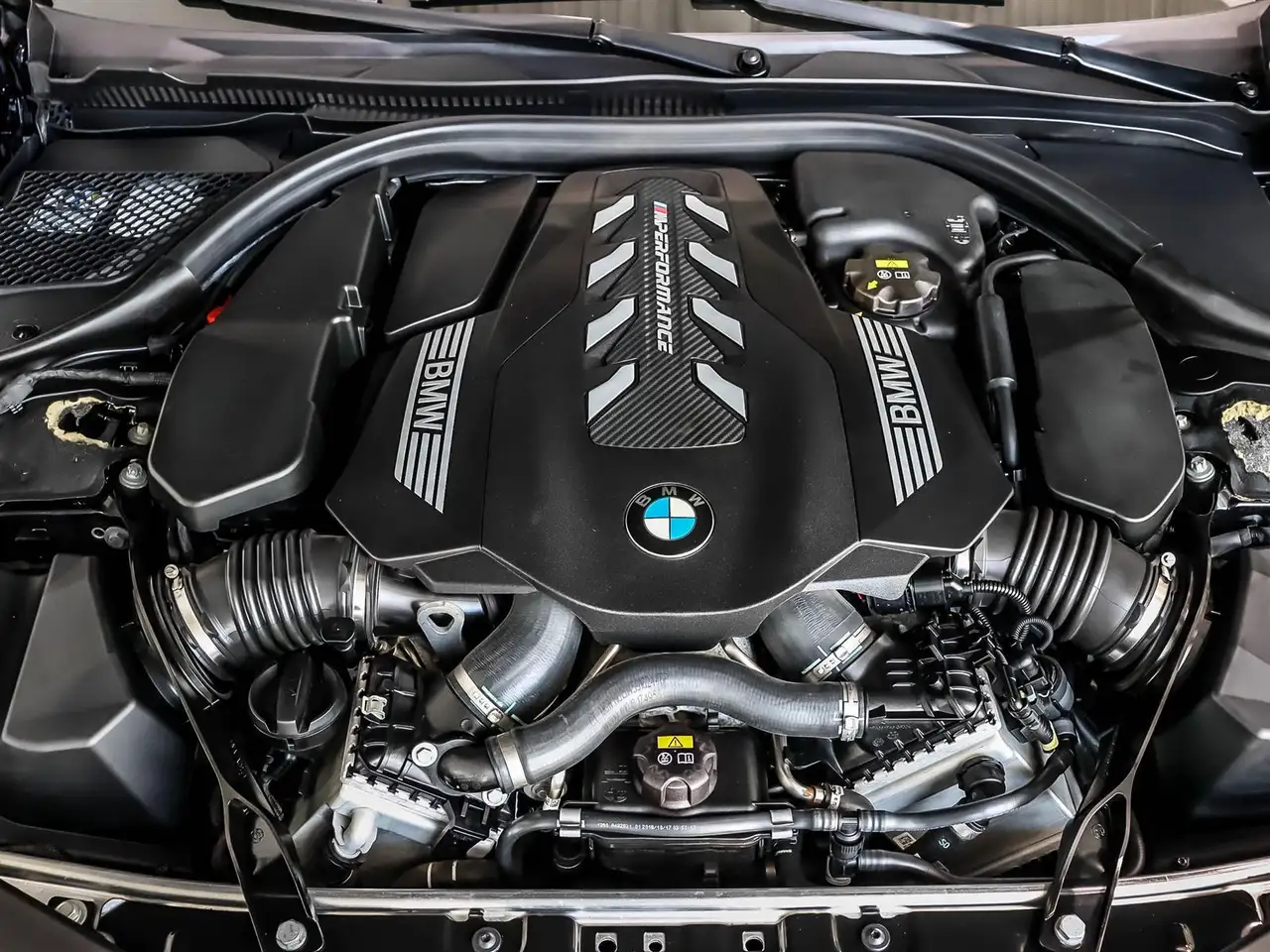 BMW 8 Series photo BMW 8 Series