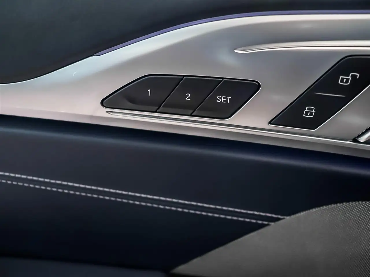 BMW 8 Series photo BMW 8 Series