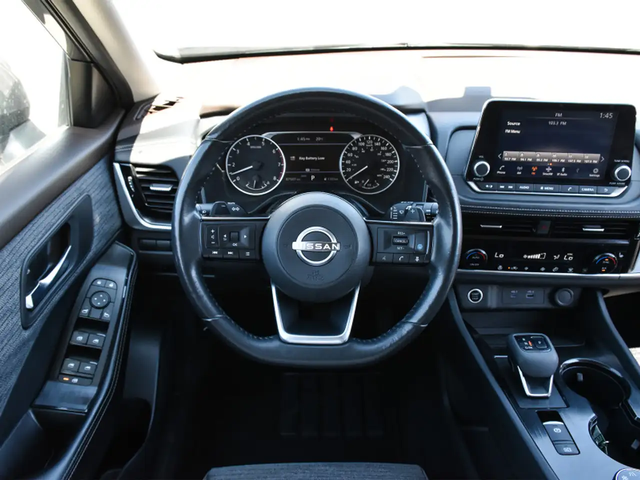 Nissan Rogue снимка Nissan Rogue