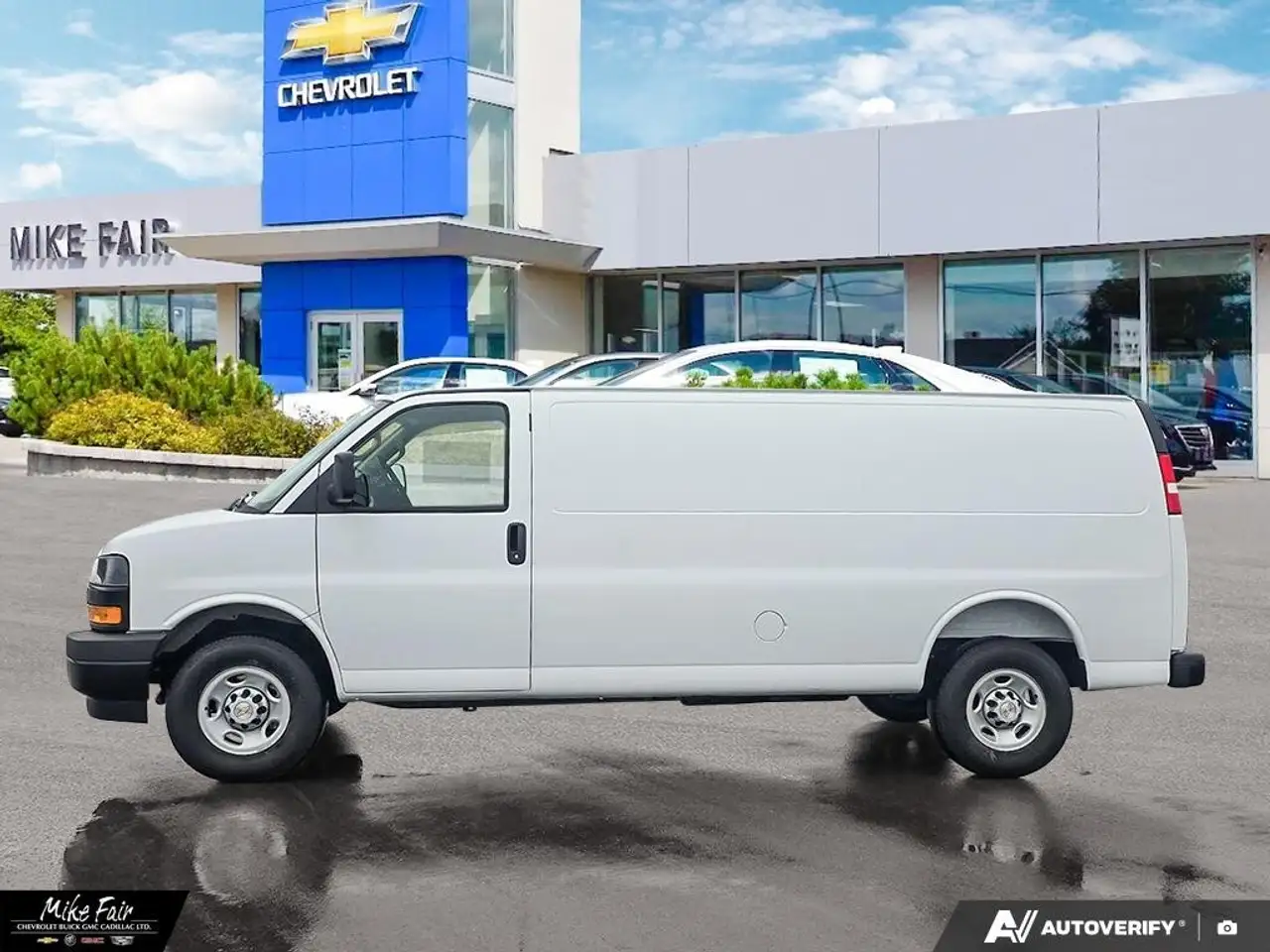 Chevrolet Express 2500 photo Chevrolet Express 2500