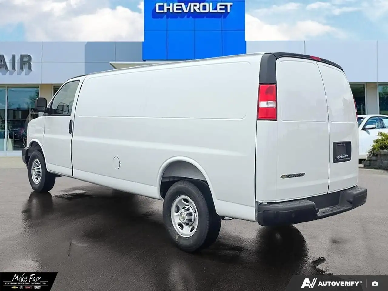 Chevrolet Express 2500 photo Chevrolet Express 2500
