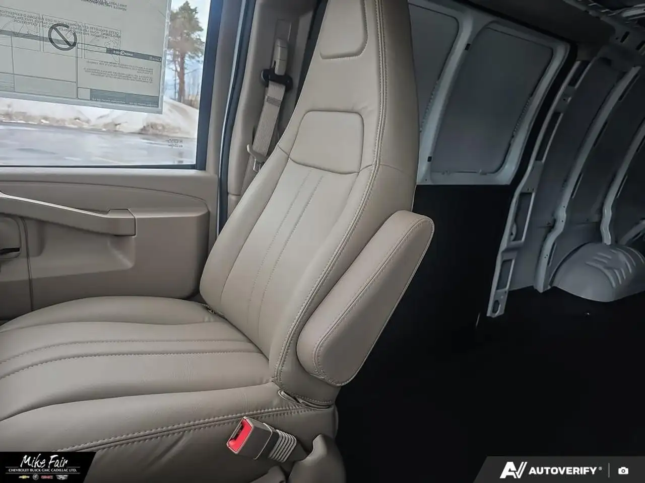 Chevrolet Express 2500 photo Chevrolet Express 2500