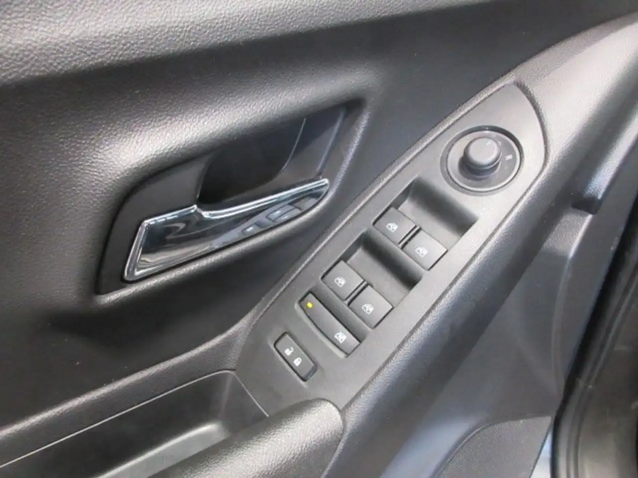 Chevrolet Trax снимка Chevrolet Trax