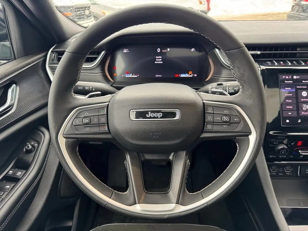 Jeep Grand Cherokee снимка Jeep Grand Cherokee
