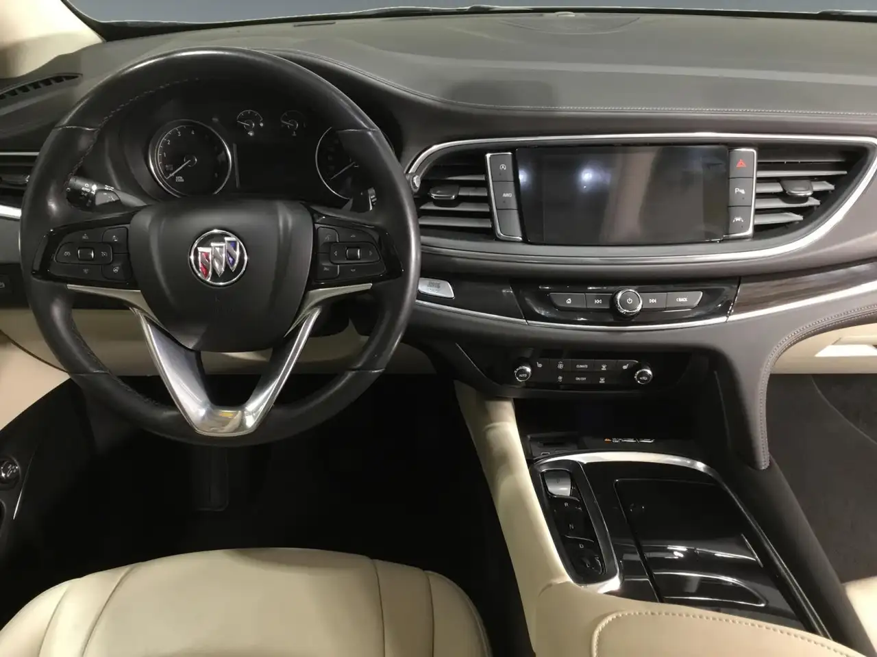 Buick Enclave снимка Buick Enclave