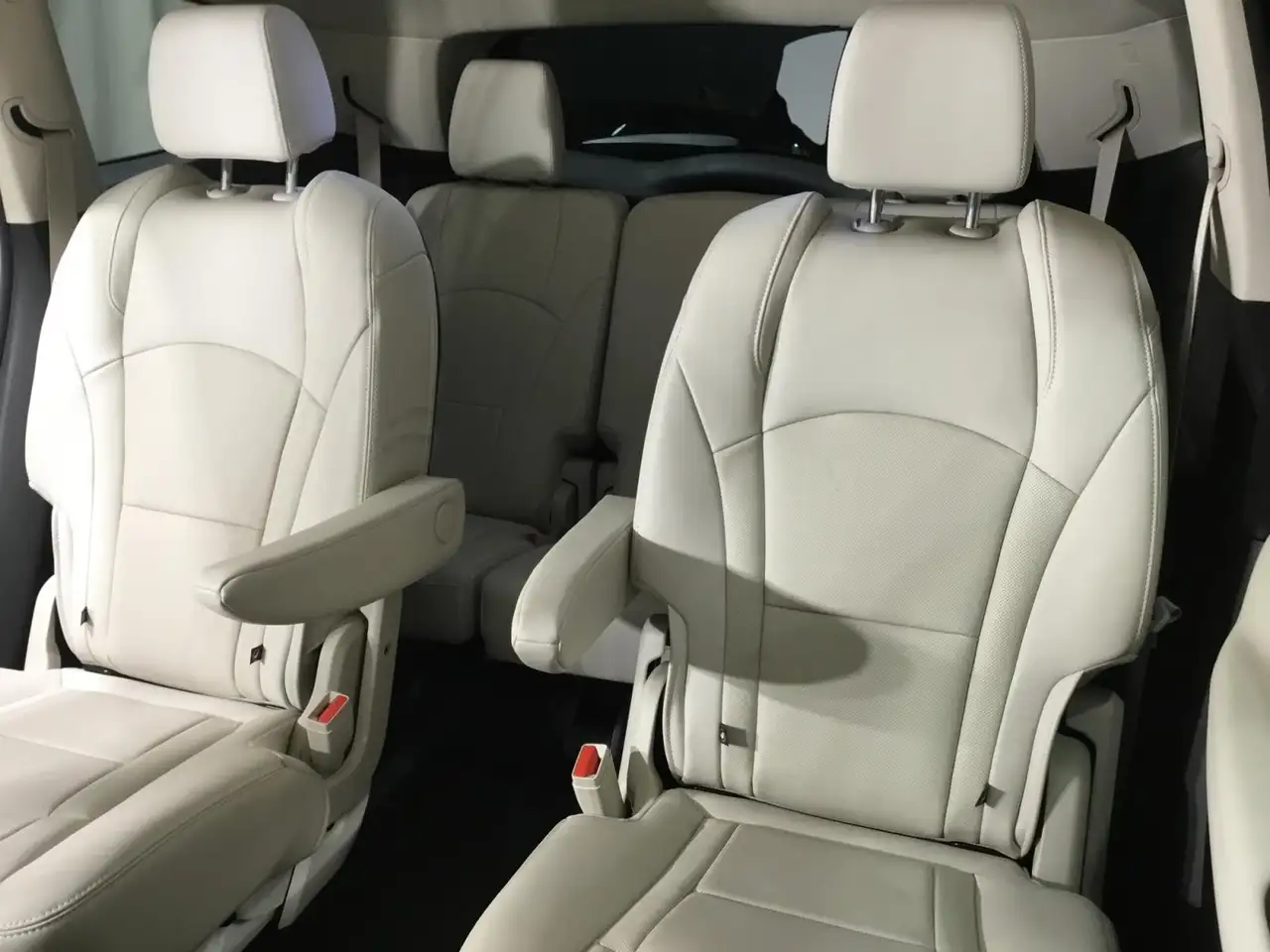 Buick Enclave снимка Buick Enclave