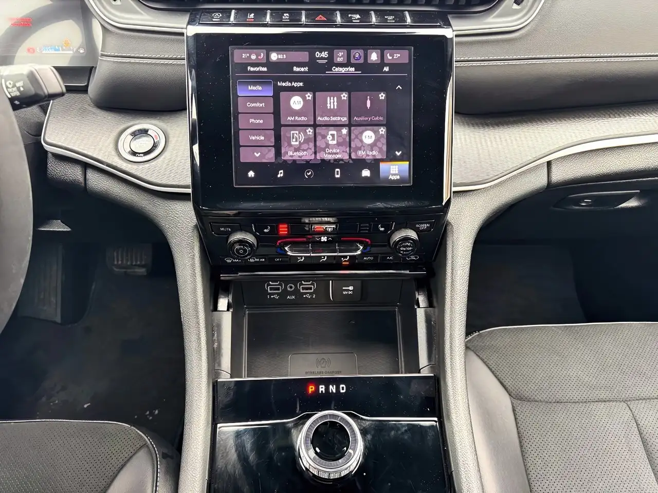 Jeep Grand Cherokee снимка Jeep Grand Cherokee