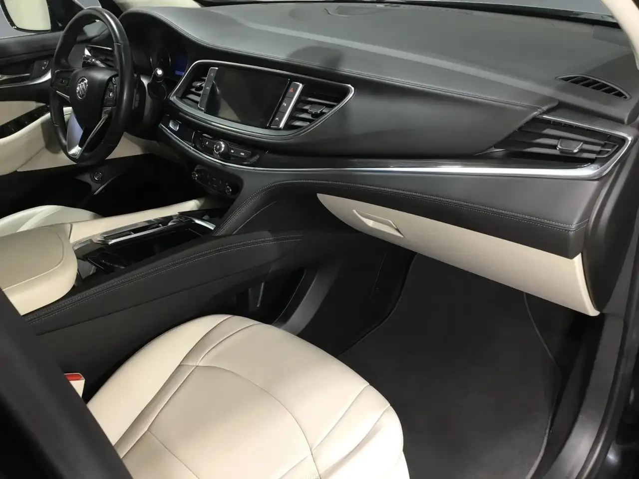 Buick Enclave снимка Buick Enclave
