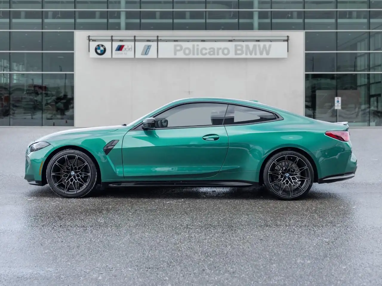 BMW M4 photo BMW M4