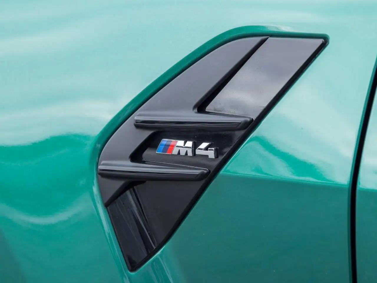 BMW M4 photo BMW M4