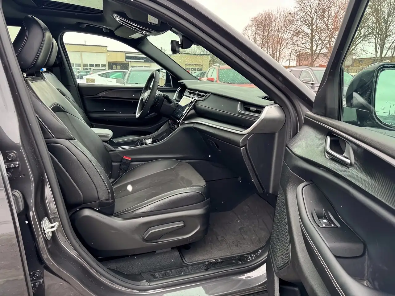 Jeep Grand Cherokee снимка Jeep Grand Cherokee