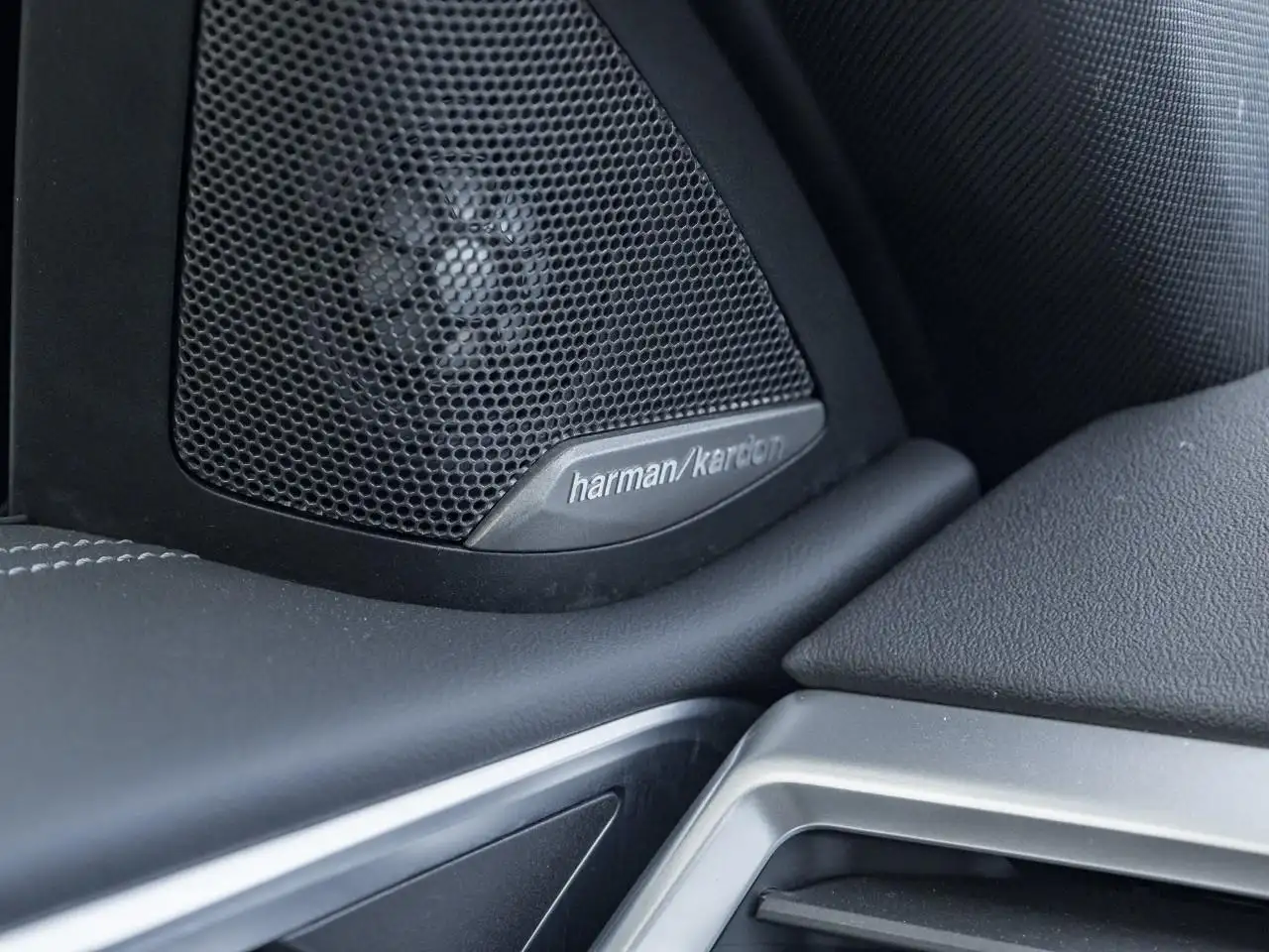 BMW M4 photo BMW M4
