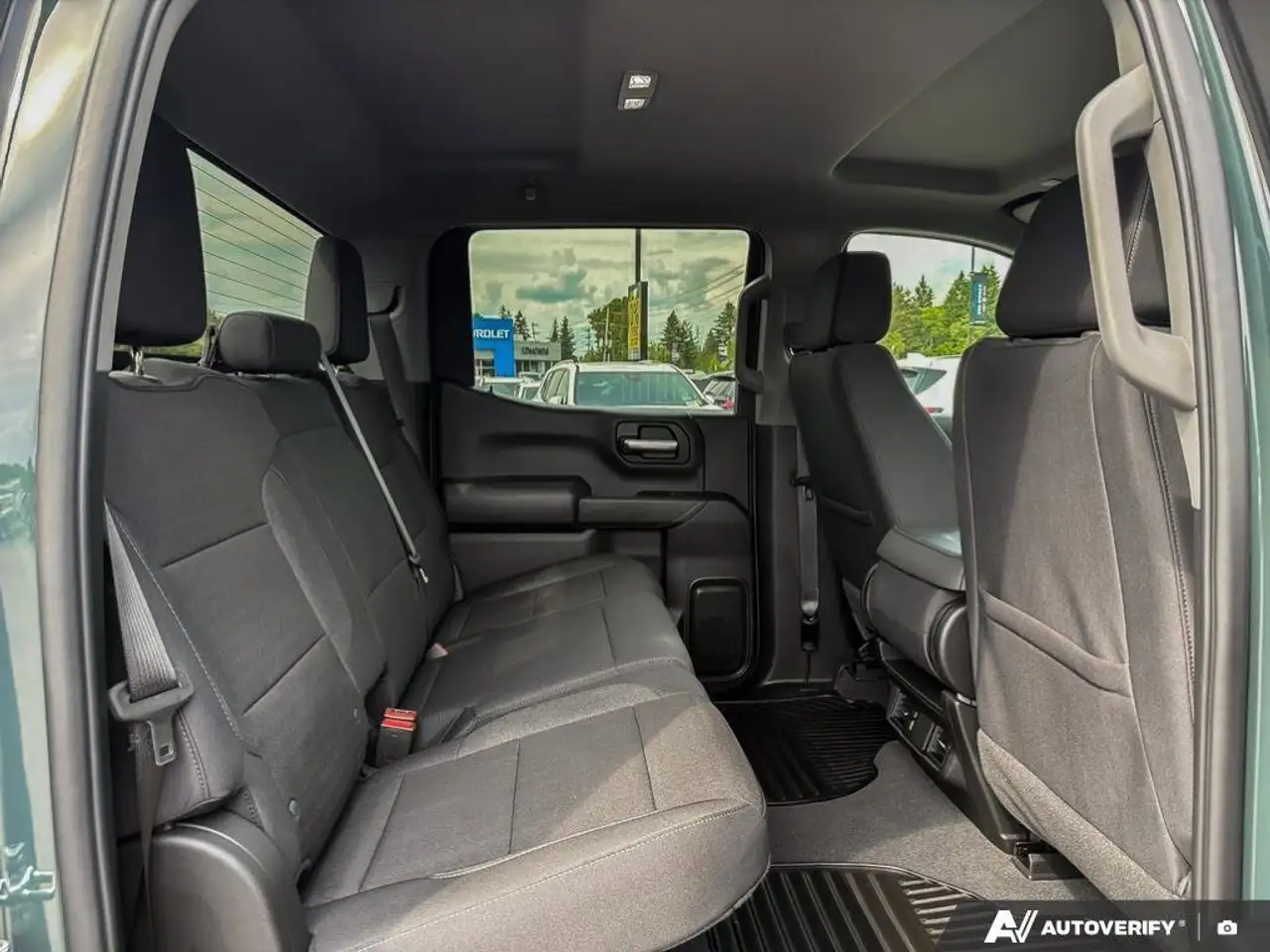 Chevrolet Silverado 1500 photo Chevrolet Silverado 1500