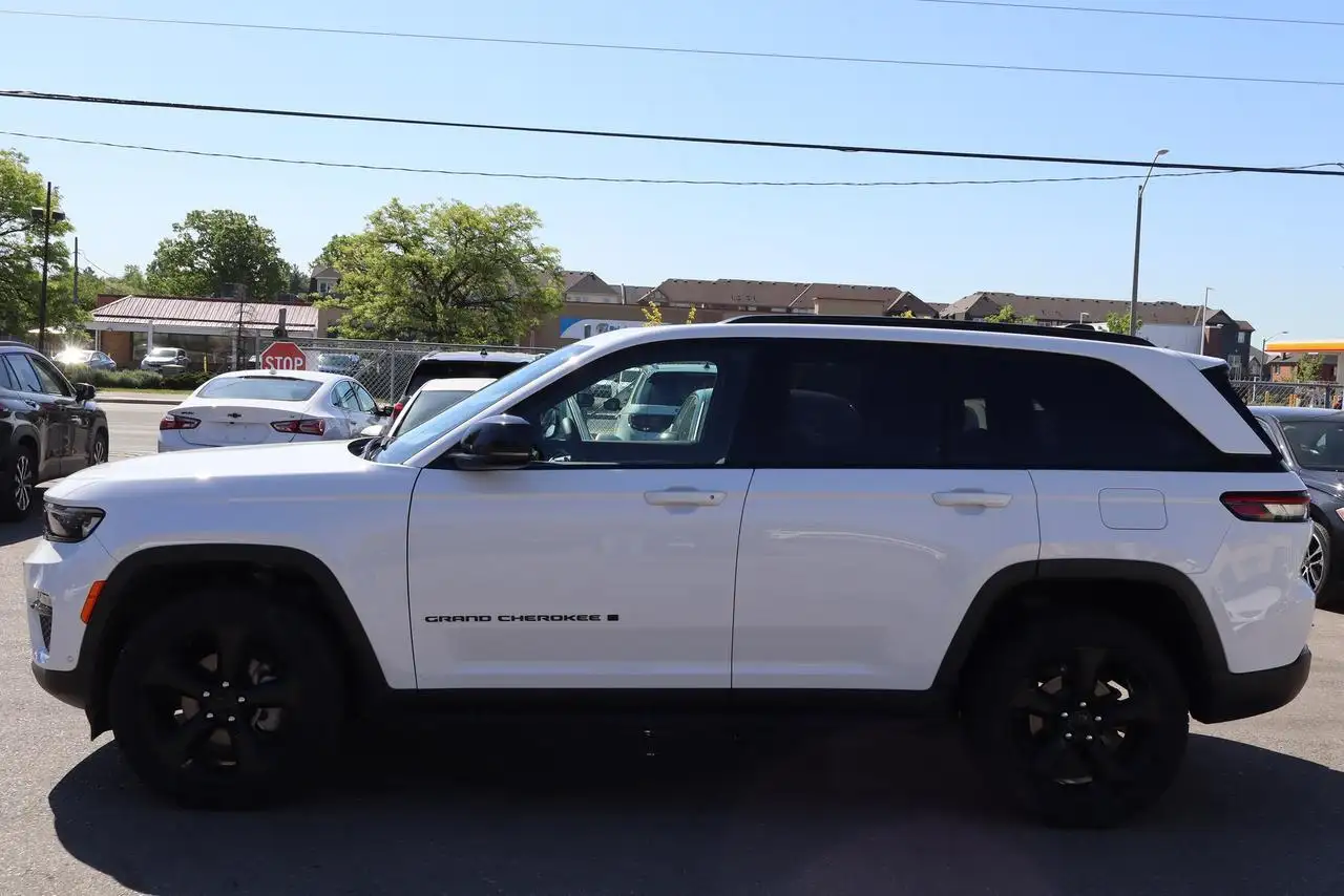 Jeep Grand Cherokee снимка Jeep Grand Cherokee