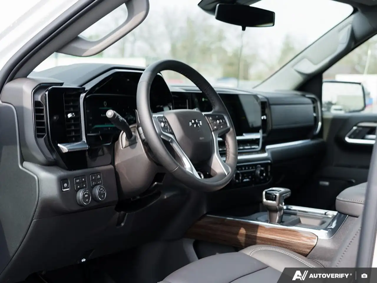 Chevrolet Silverado 1500 снимка Chevrolet Silverado 1500