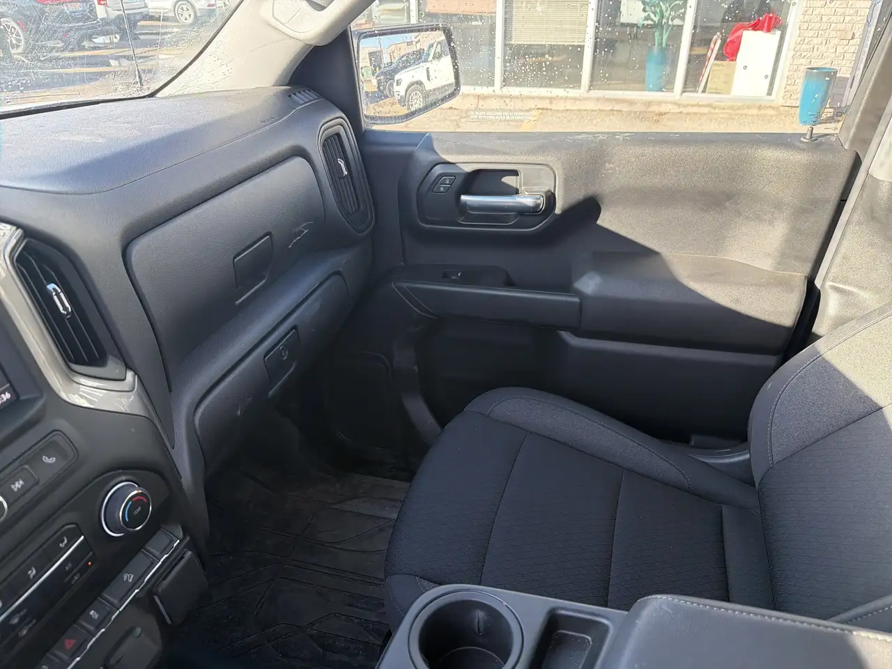 Chevrolet Silverado 1500 снимка Chevrolet Silverado 1500