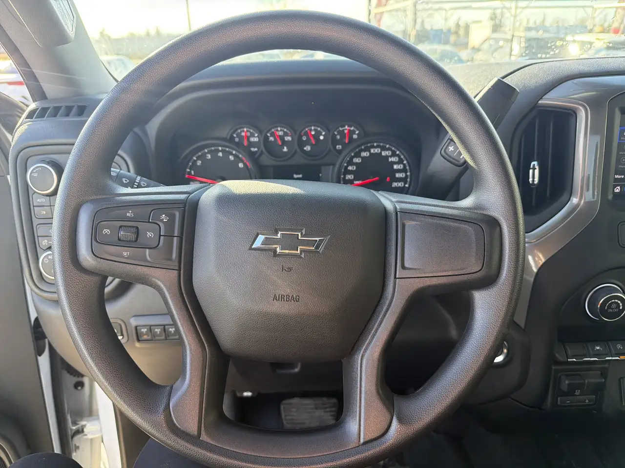 Chevrolet Silverado 1500 снимка Chevrolet Silverado 1500