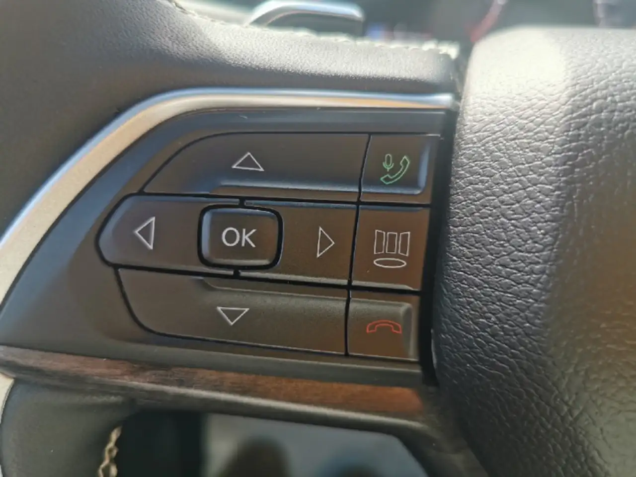 Jeep Grand Cherokee снимка Jeep Grand Cherokee