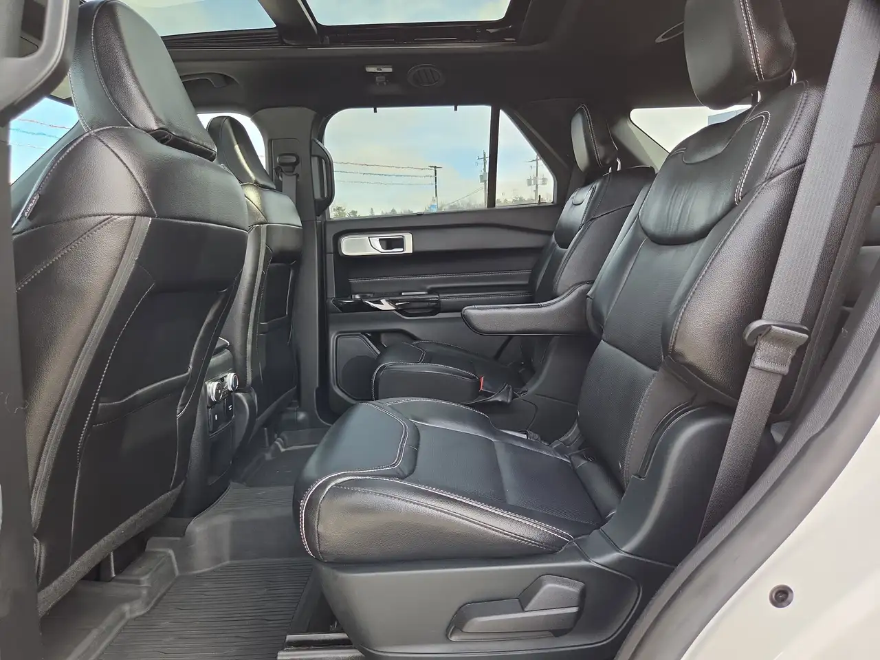 Ford Explorer photo Ford Explorer