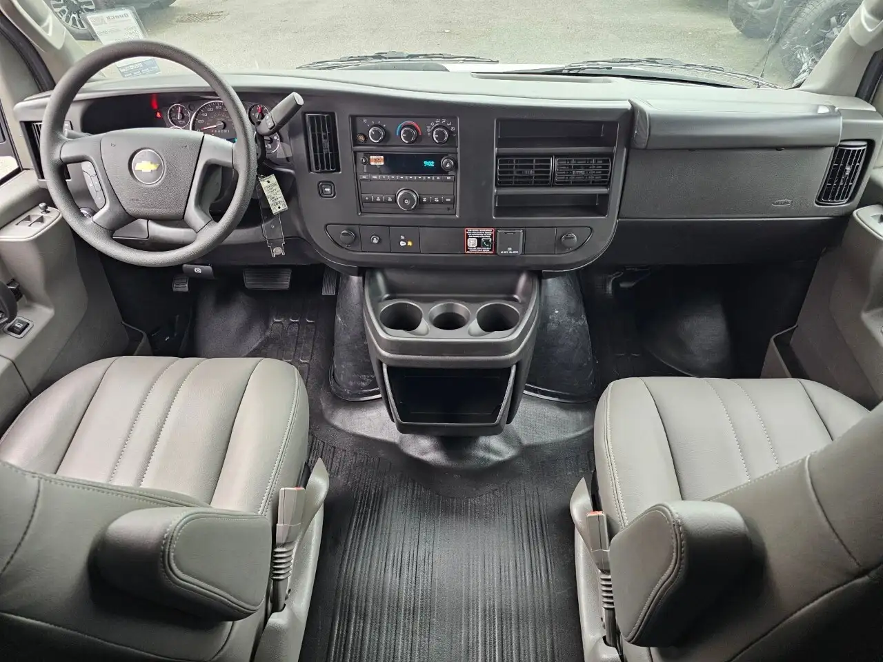 Chevrolet Express 3500 снимка Chevrolet Express 3500