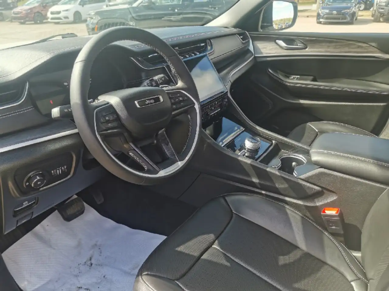 Jeep Grand Cherokee снимка Jeep Grand Cherokee