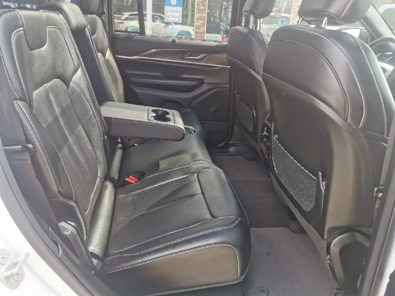 Jeep Grand Cherokee снимка Jeep Grand Cherokee