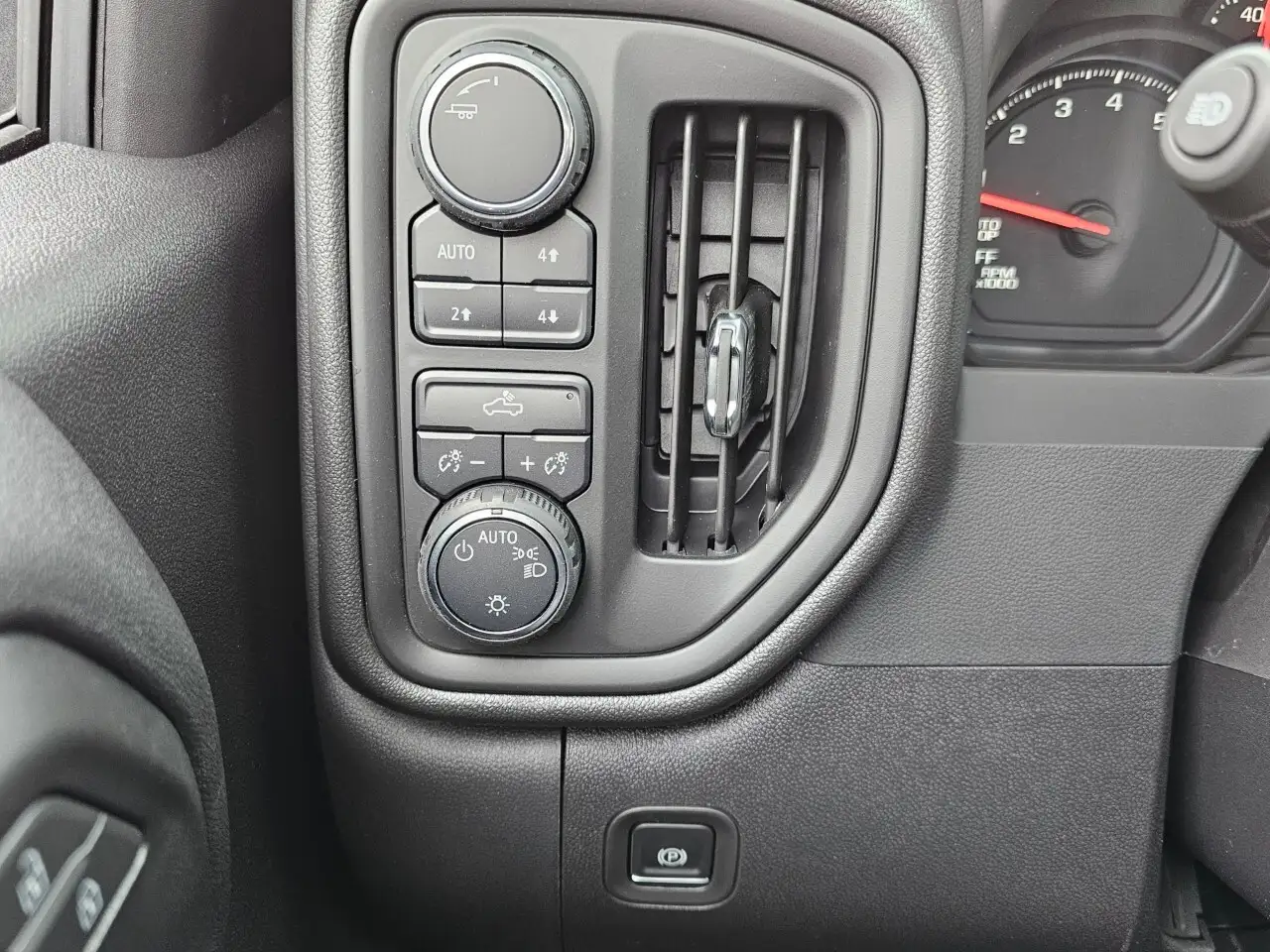 Chevrolet Silverado 1500 снимка Chevrolet Silverado 1500