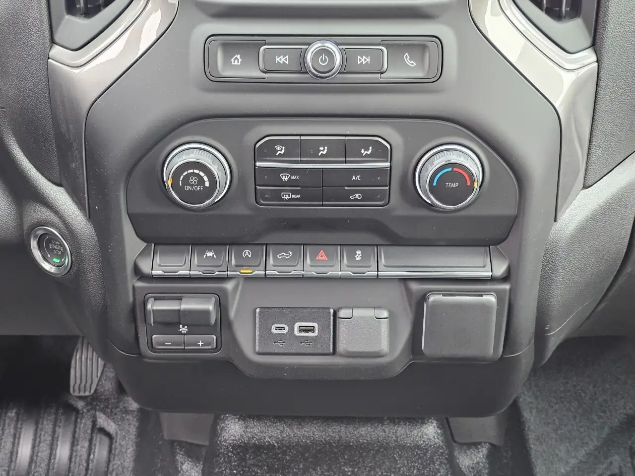 Chevrolet Silverado 1500 снимка Chevrolet Silverado 1500
