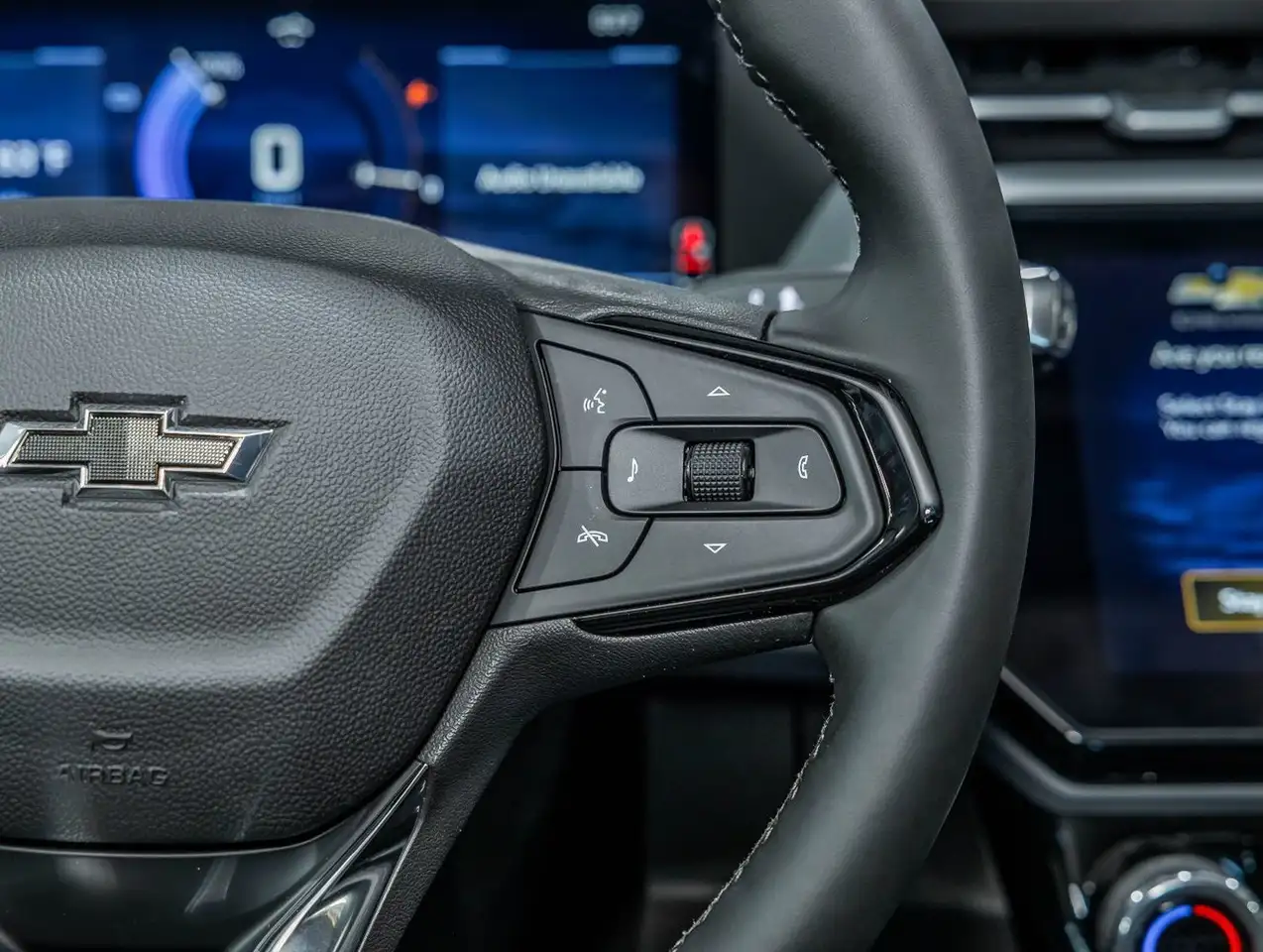Chevrolet Bolt photo Chevrolet Bolt