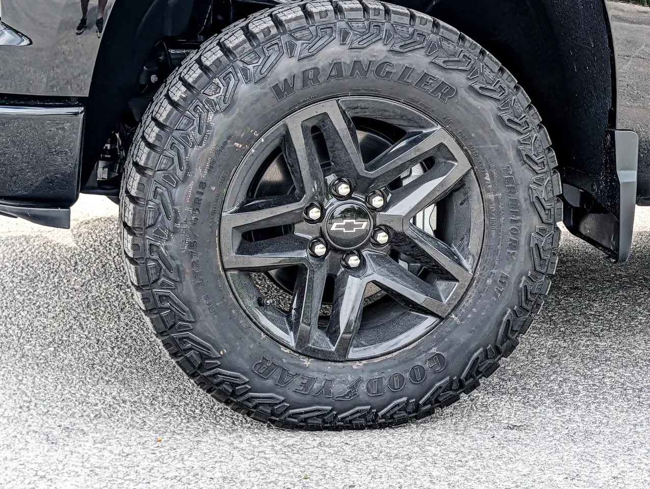 Chevrolet Silverado 1500 photo Chevrolet Silverado 1500