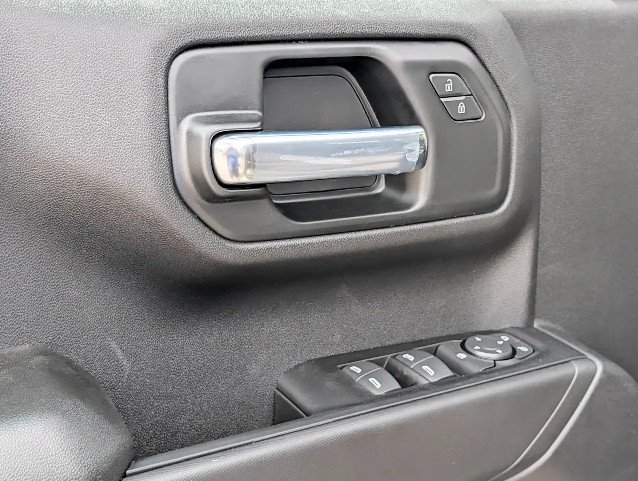 Chevrolet Silverado 1500 photo Chevrolet Silverado 1500