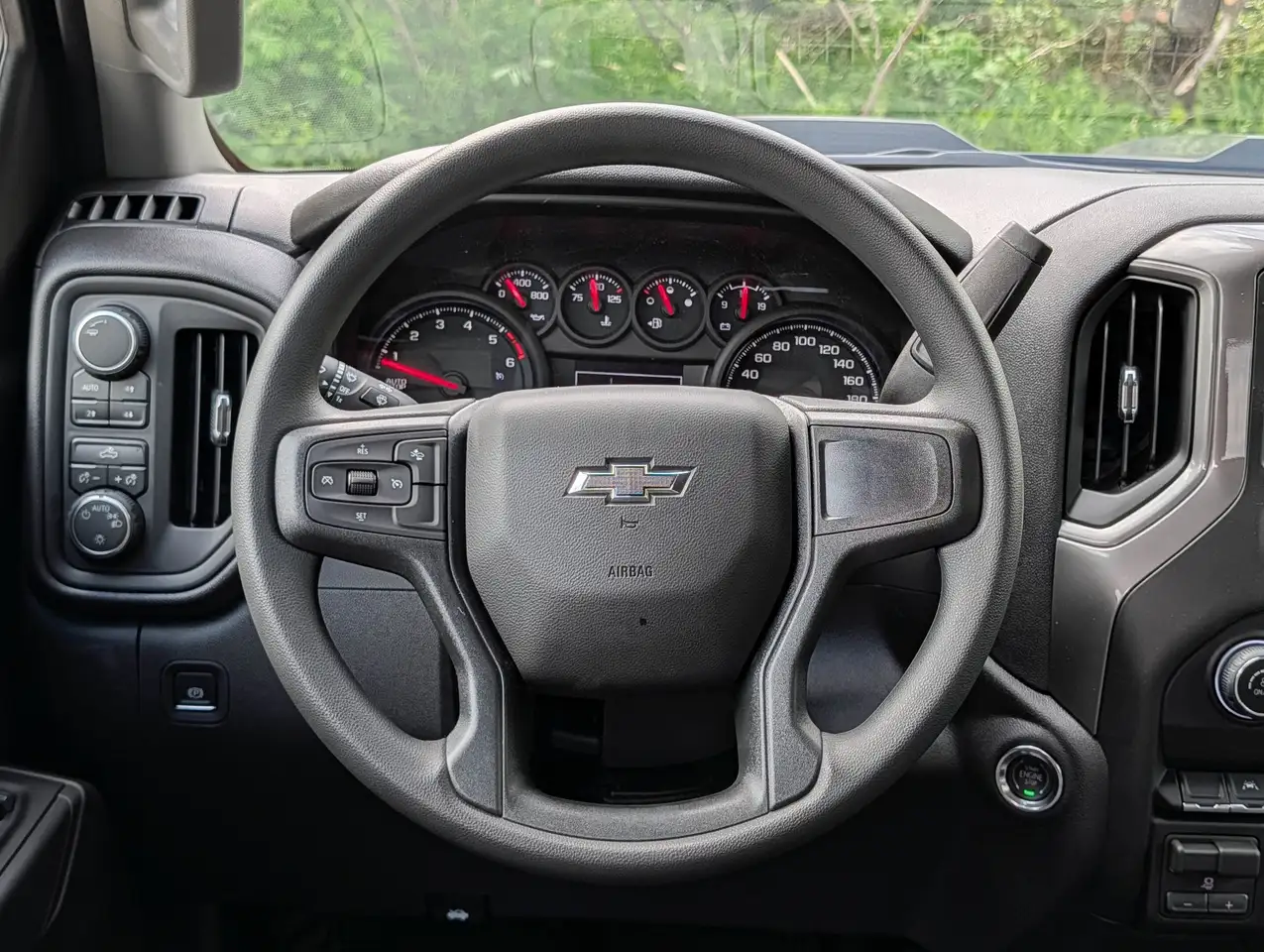 Chevrolet Silverado 1500 photo Chevrolet Silverado 1500