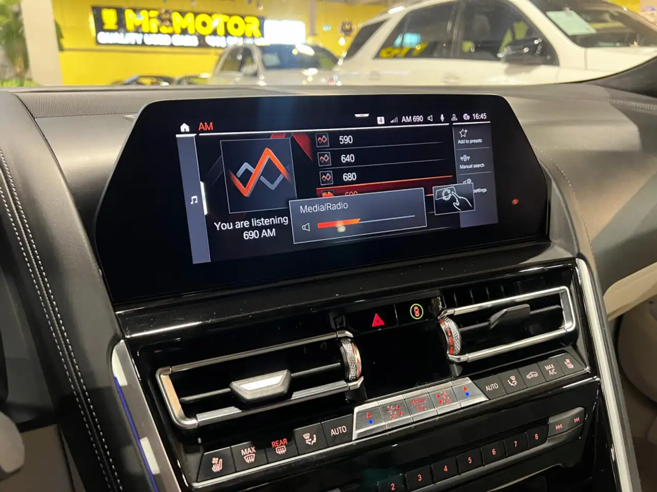 BMW 8 Series photo BMW 8 Series
