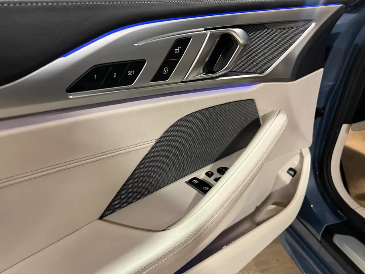 BMW 8 Series photo BMW 8 Series