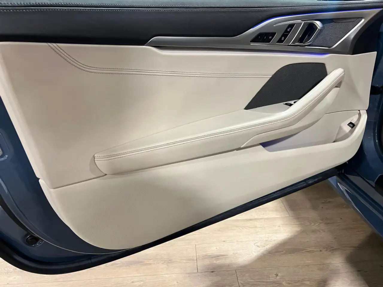 BMW 8 Series photo BMW 8 Series